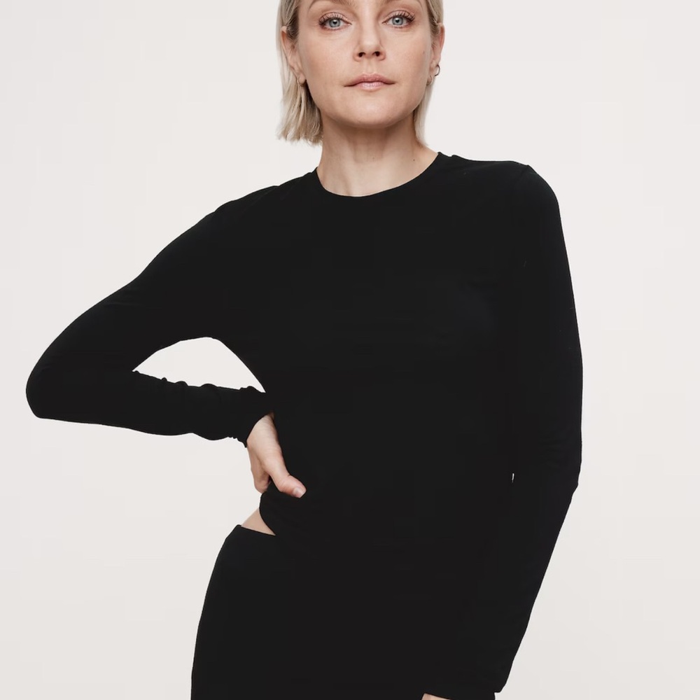 Banana Republic Luxespun black sweater shirt - size M